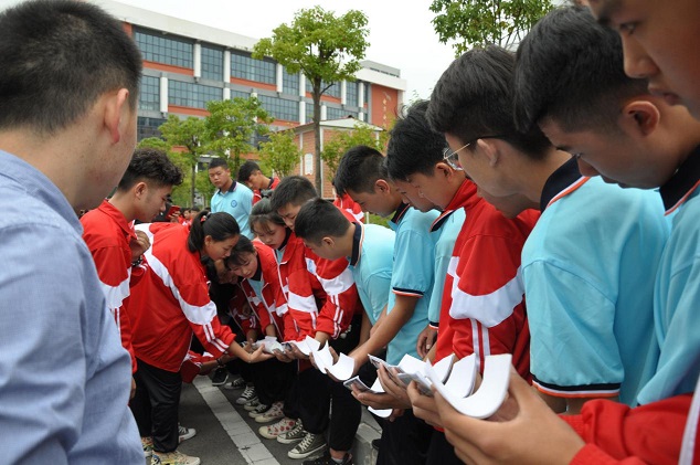 信息工程系開展迎新活動(dòng)