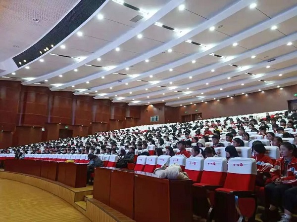 信息工程系召開 第一次全體學(xué)生大會(huì)