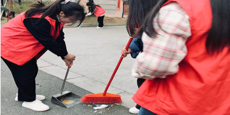 社會(huì)服務(wù)系開展學(xué)習(xí)雷鋒志愿服務(wù)活動(dòng)