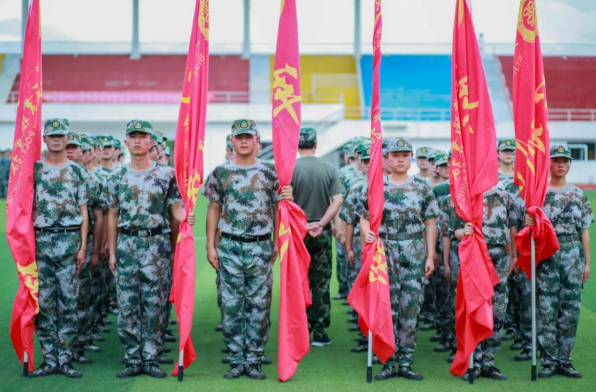 當迷彩邂逅青春，記錄工職院軍訓(xùn)生活