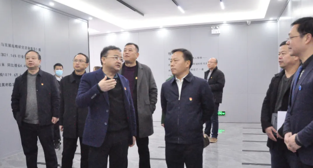 畢節(jié)市委常委、市委統(tǒng)戰(zhàn)部部長陳宗俊赴畢節(jié)工業(yè)職業(yè)技術(shù)學(xué)院調(diào)研