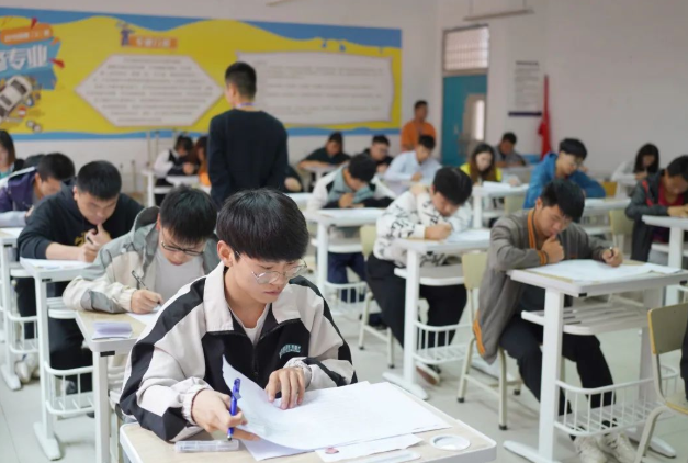 畢節(jié)工業(yè)職業(yè)技術(shù)學(xué)院直播銷售員、計(jì)算機(jī)維修工職業(yè)技能等級(jí)認(rèn)定考核工作圓滿完成