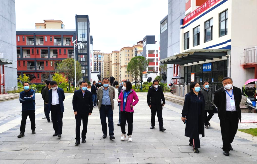 畢節(jié)市人民政府辦公室副主任金莉、畢節(jié)市教育局副局長何友國一行到我院檢查指導(dǎo)疫情防控工作