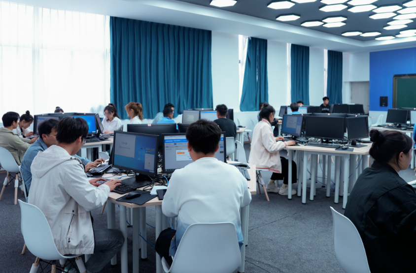 畢節(jié)工業(yè)職業(yè)技術(shù)學(xué)院第三屆學(xué)生技能大賽圓滿落幕！