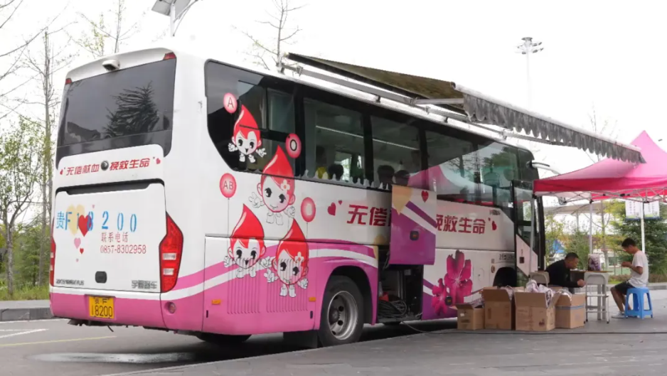 熱血擔(dān)當(dāng)，畢節(jié)工職院125名青年學(xué)子無(wú)償獻(xiàn)血30500毫升！