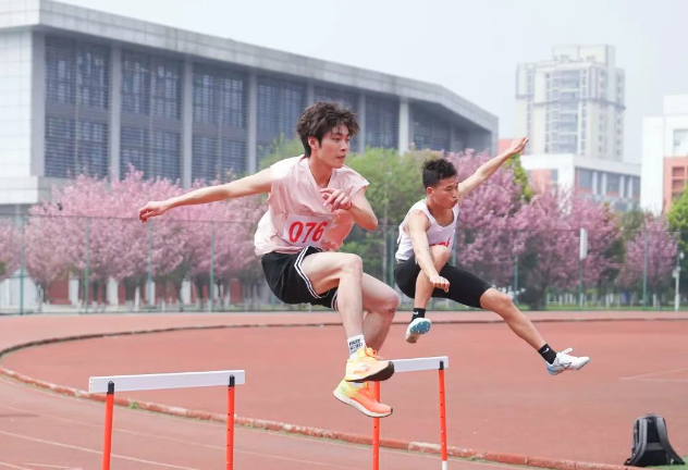 畢節(jié)工業(yè)職業(yè)技術學院第六屆田徑運動會圓滿落幕